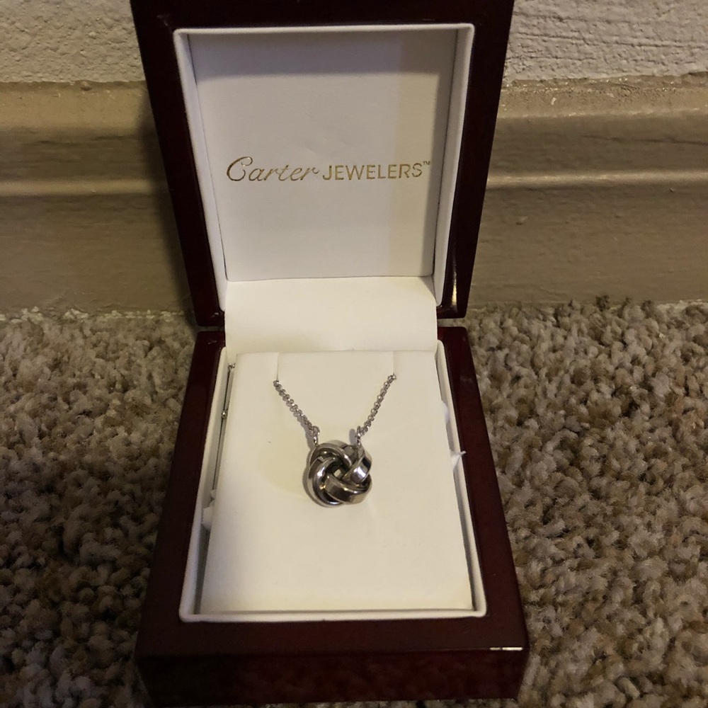 Carter Jewelers Silver Knot Necklace